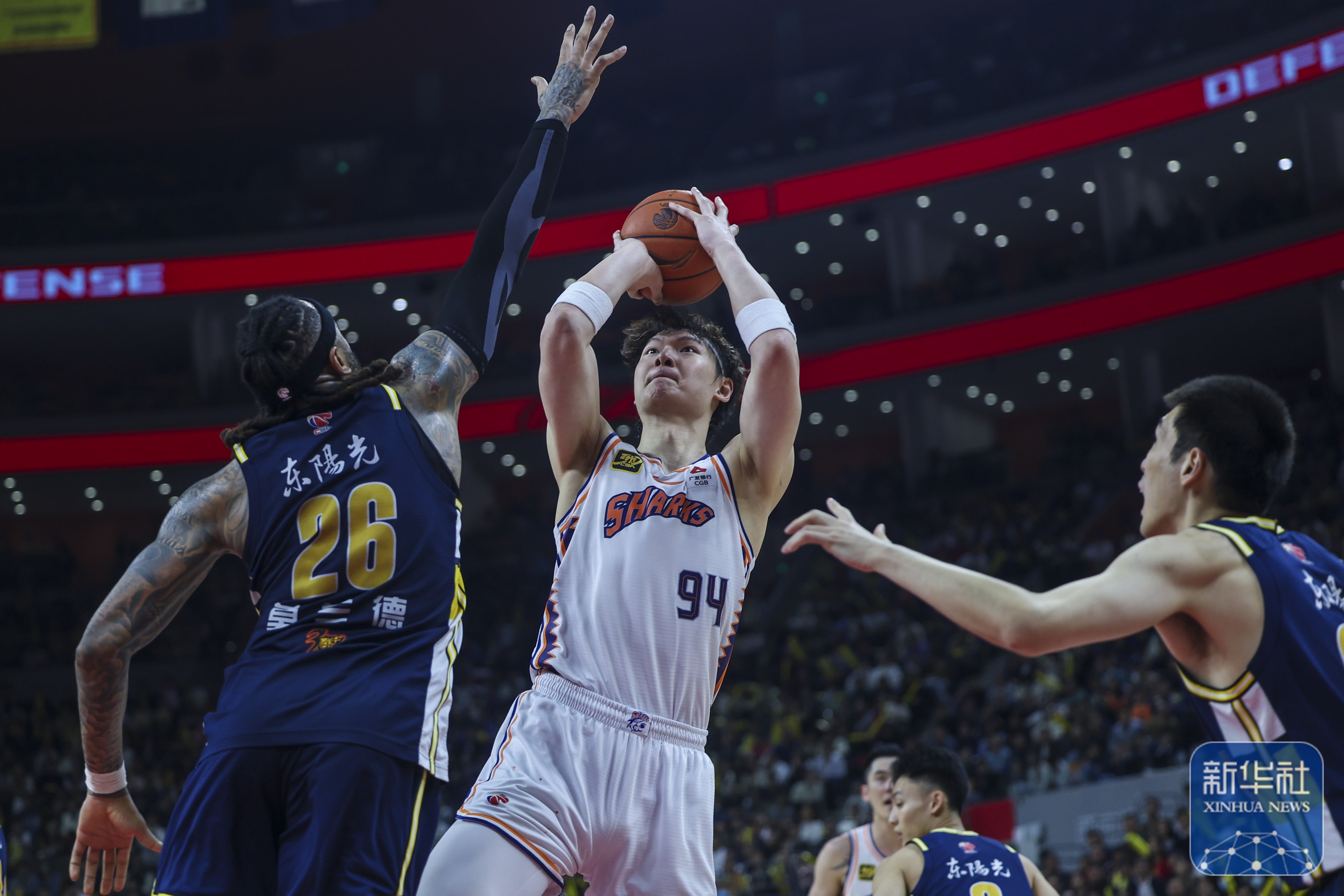 包含凭借一波广东队，CBA季后赛成功进球，现场球迷泪目的词条