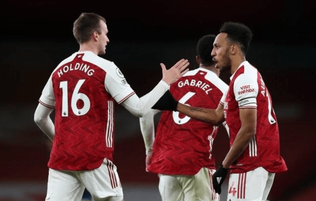 包含克罗托内主场失利，积分榜排名下滑的词条