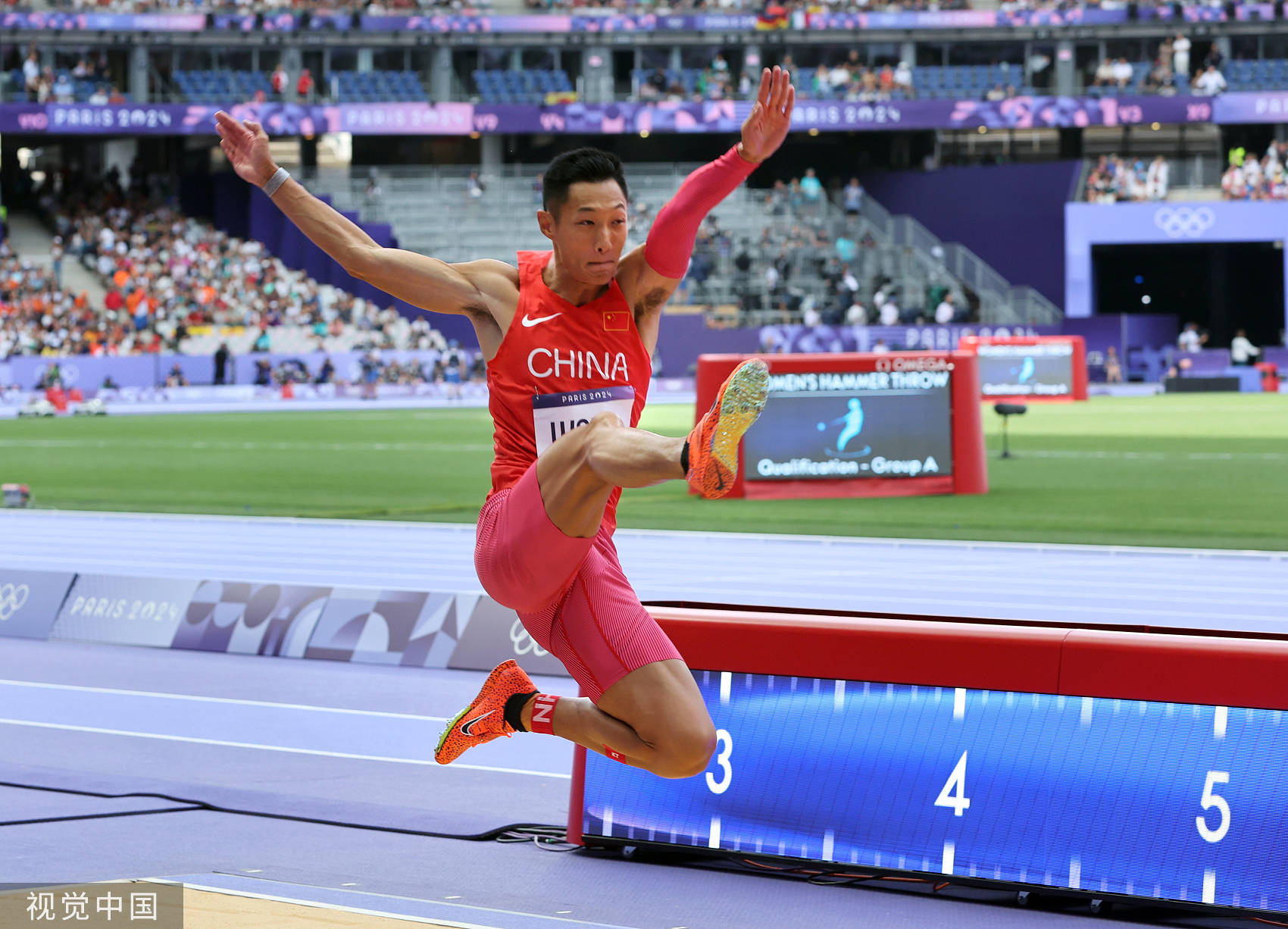 中东田径选手突破跳远全国纪录