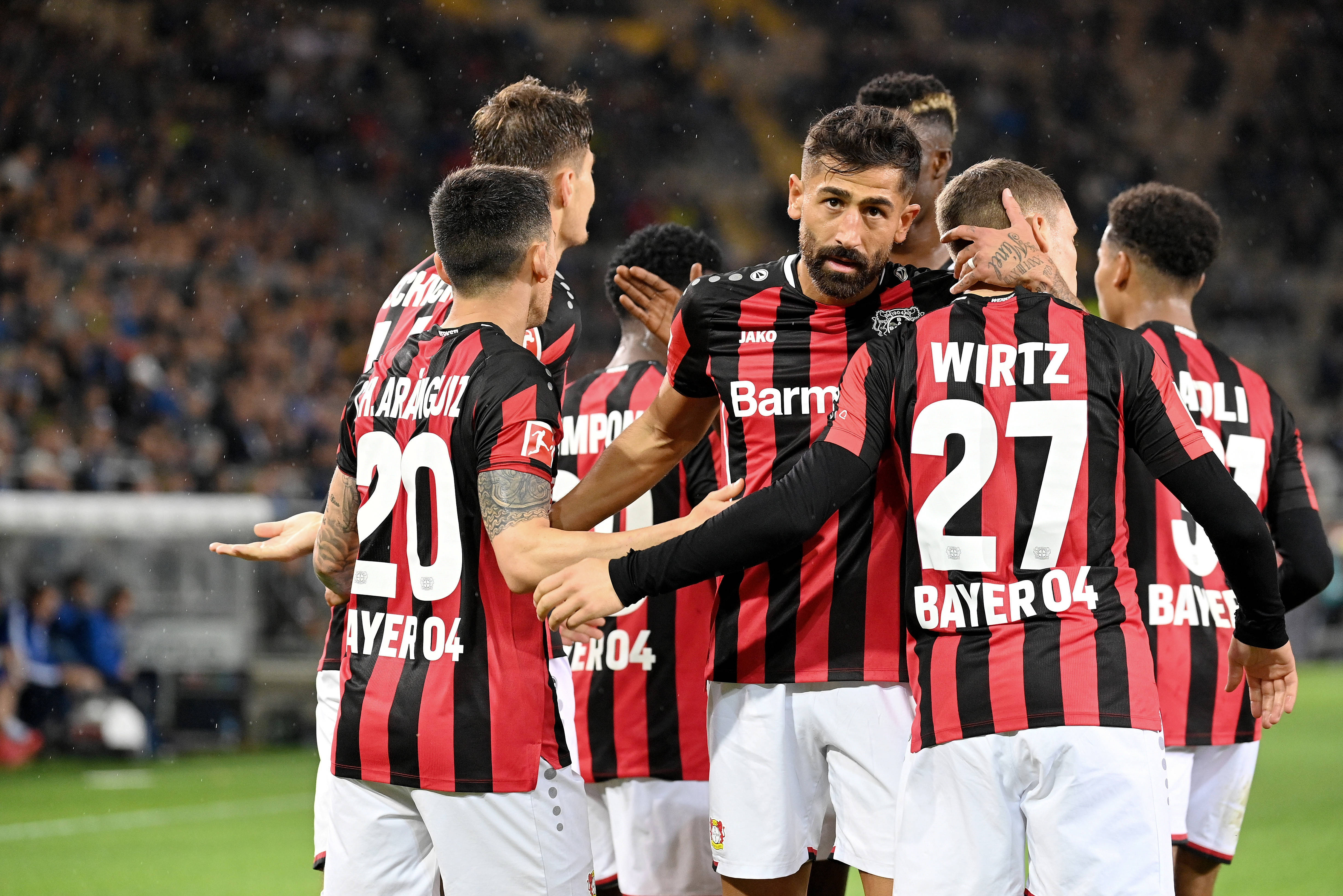 1xbet体育新闻-凯泽斯劳滕球员备战关键之战，全力以赴