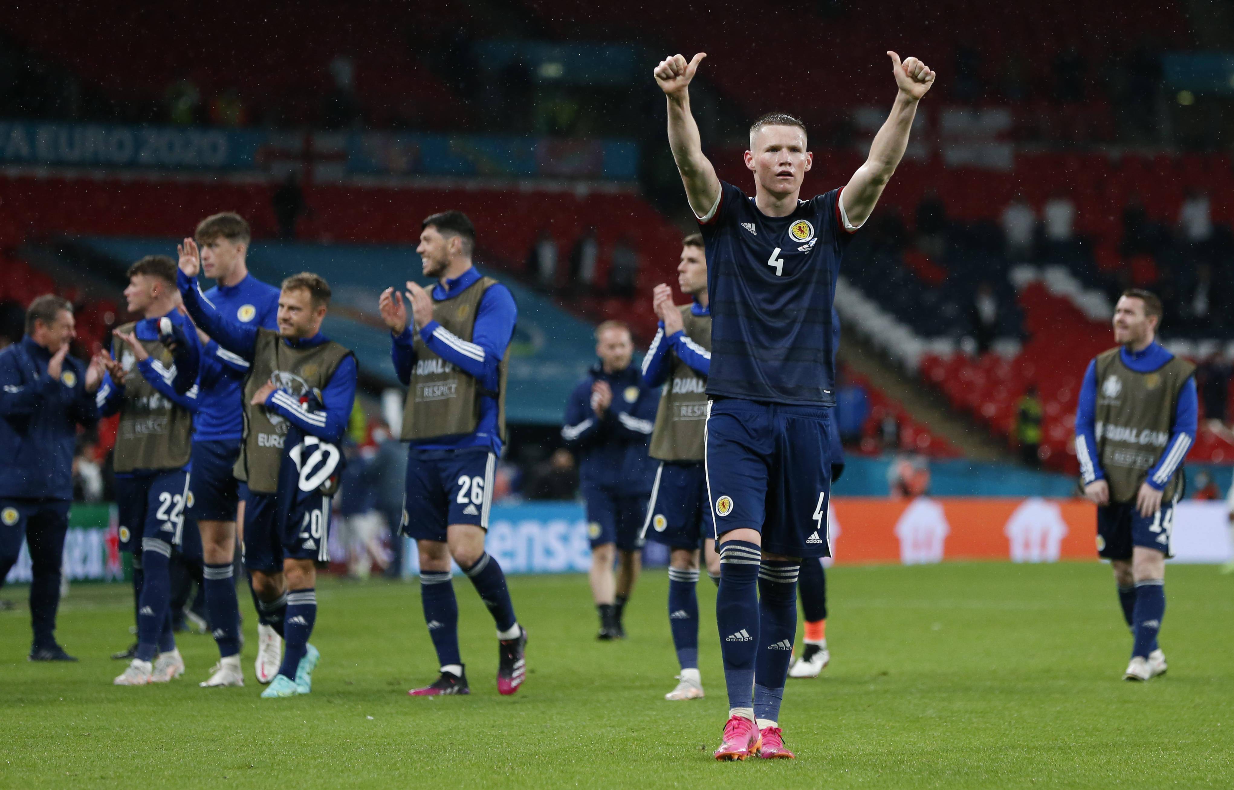 1xbet体育培训-包含苏格兰逼平英格兰，斯特林独中一球的词条