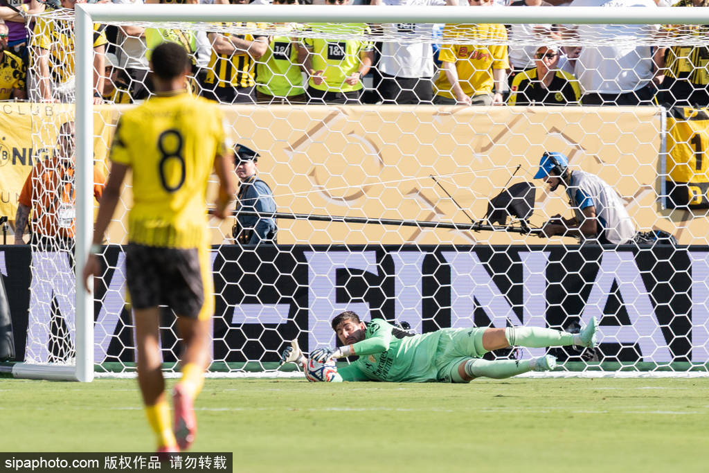 1xbet体育入口-防守失误频现，球队有些手足无措