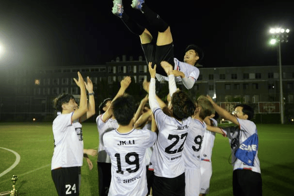 1xbet体育网址-精彩国际赛事完美落幕，球员表现引发关注