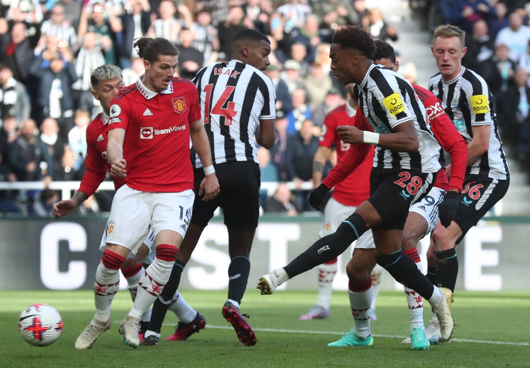 关于伯恩茅斯幸运逼平对手，仍然保级无忧的信息