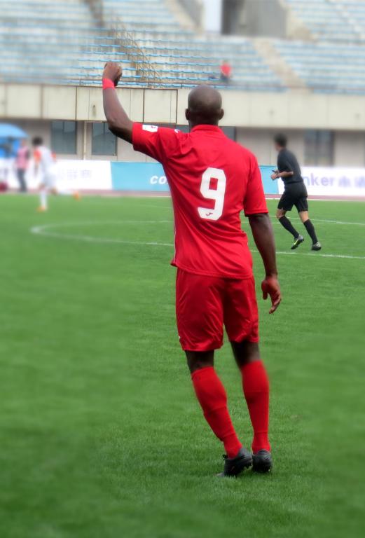 包含上海申鑫大胜青岛中能，冲击前四的词条