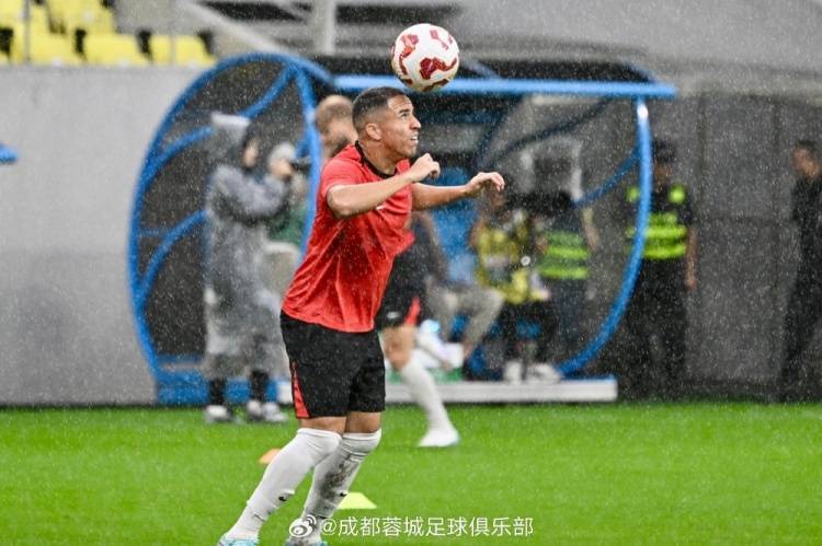 1xbet体育官网app-外援助力球队实现胜利！士气高涨达到高潮！