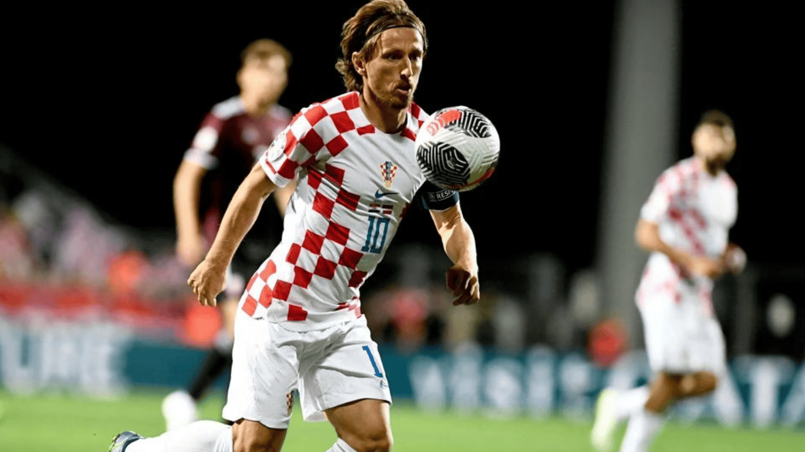 包含克罗地亚击败葡萄牙，晋级前景一片光明的词条