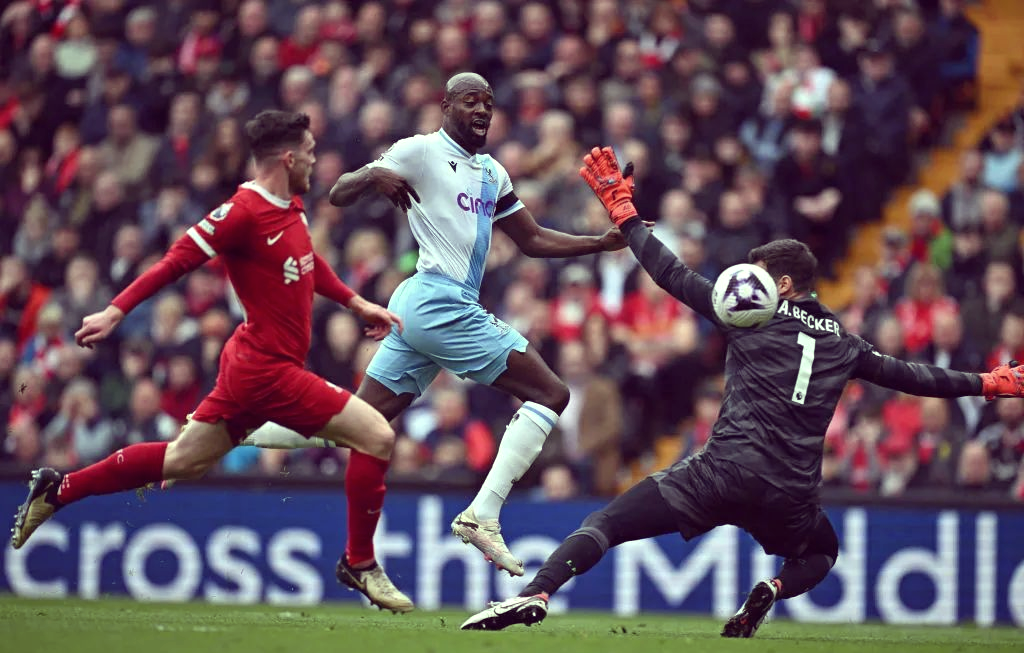 1xbet体育网页版-利物浦主场失利，落后积分榜前四的简单介绍