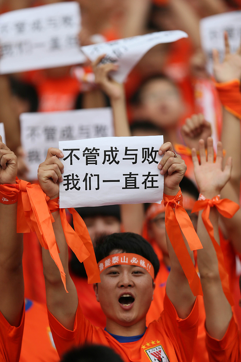 实力强劲球队再获胜利，胜负悬念引人关注