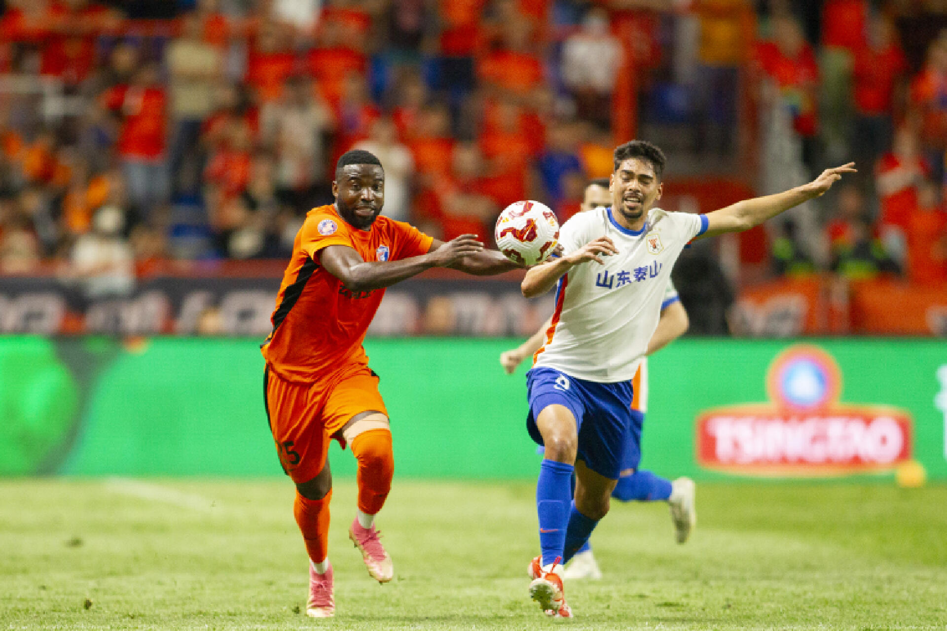 中超球员实力较量，场上风起云涌的简单介绍