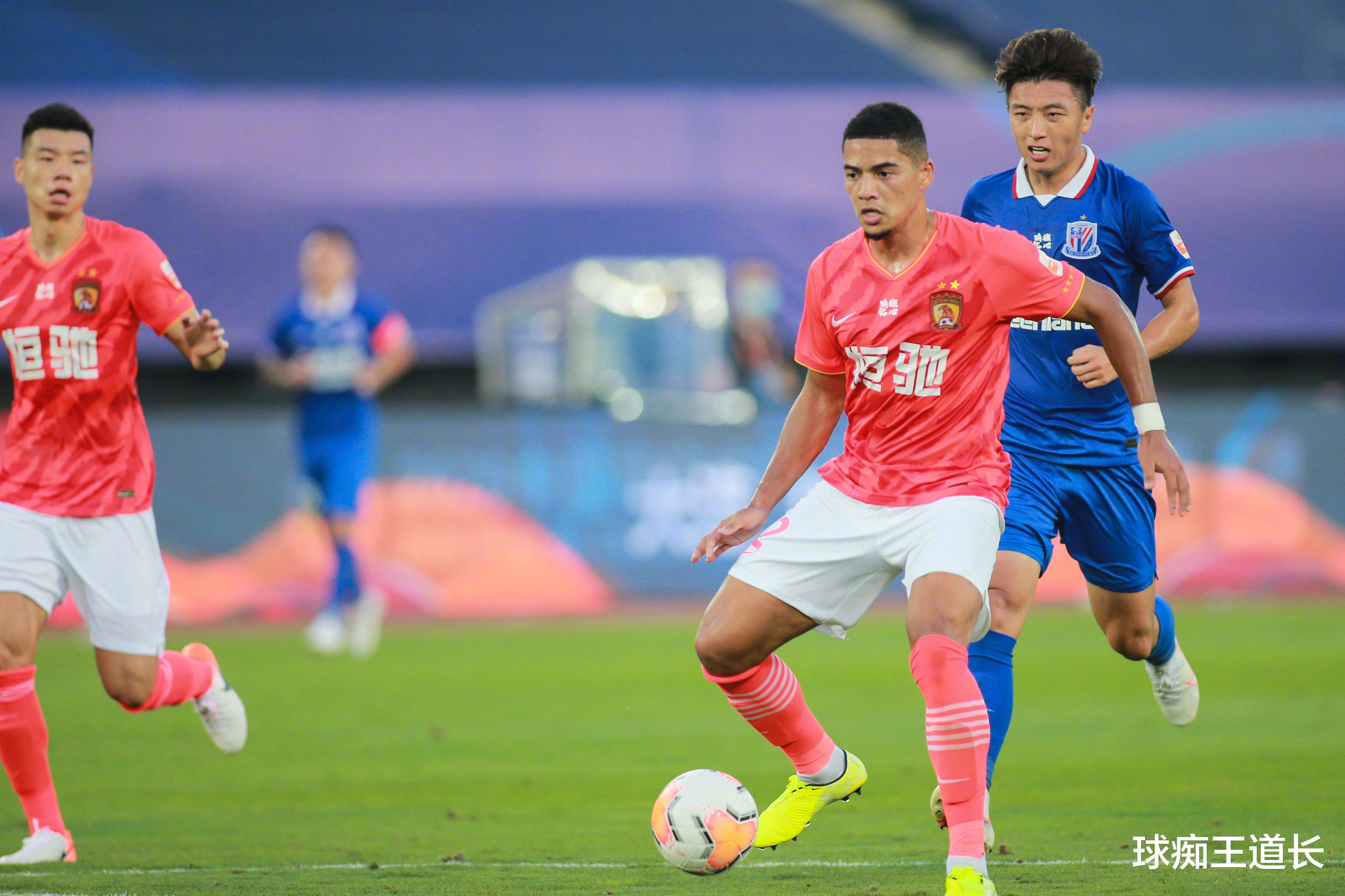 1xbet体育网页版入口-亚洲足球联赛吸引全球目光，球迷狂热相伴的简单介绍