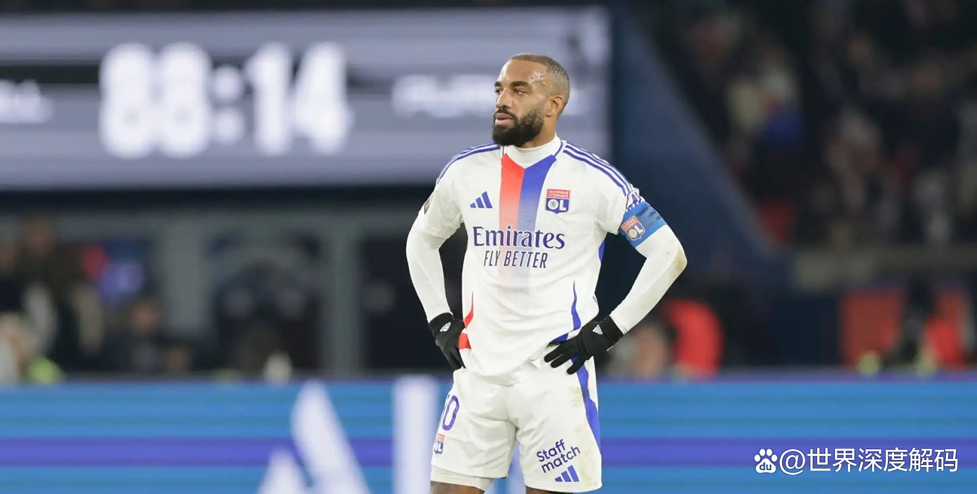 里昂主场大胜尼斯，取得胜利