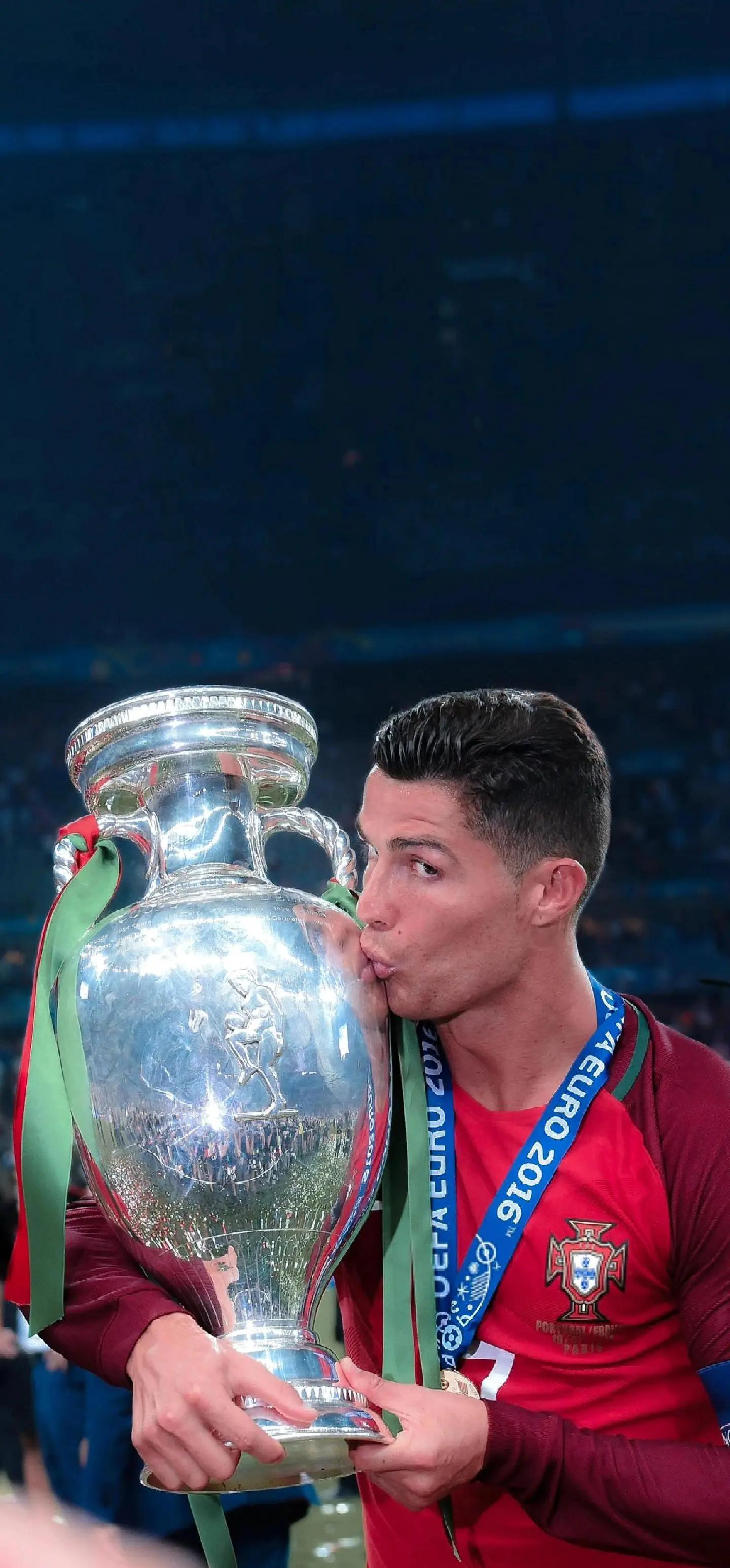 1xbet体育注册-葡萄牙中场膝盖受伤，训练暂停