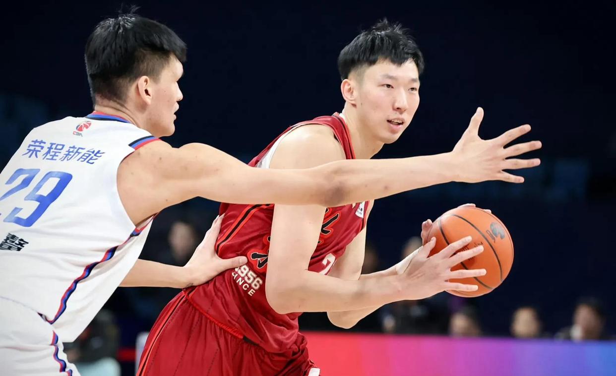 篮球比赛为球迷带来精彩对决