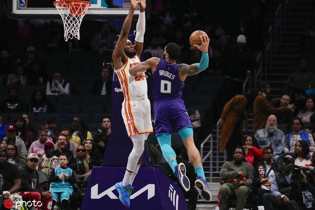 1xbet体育培训-猎鹰客场击败黄蜂，取得三连胜的简单介绍